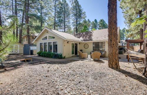 Stylish Flagstaff Hideaway with Hot Tub and Fire Pit! - Foto 24