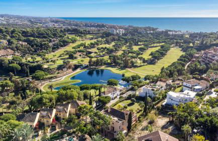 Luxury Villa Robledal By Mabiente - Views of the sea and the golf course - Foto 2