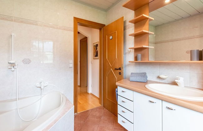 Cosy Apartment With Tiled Stove - Foto 15