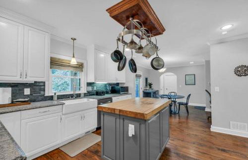 The Wexford French Chateau w Pool - Photo 15