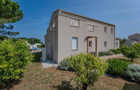 Awesome Home In Brtonigla With Sauna - Photo 20