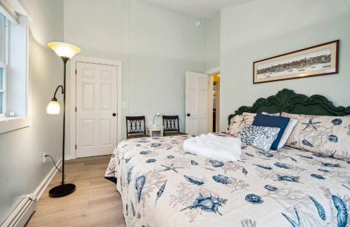 Beach Plum Cottage Steps to Beach Loft AC - Foto 26