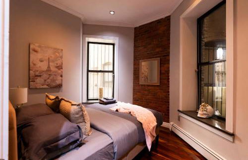 Elegant Central Park Suite - 4 Bedroom Self Check-In - Photo 32