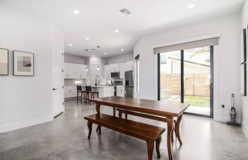 New Modern 3BR 2.5BA North Loop, Cowboy Pool and Patio by Austin Vacay - Foto 9