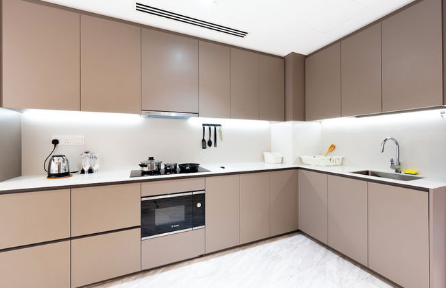 Moonway Luxury Suites At Eaton Residence - Photo 58