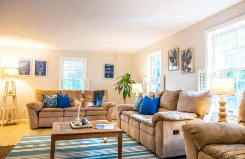 Full Sand Volleyball Court Walk to Pond - Foto 5