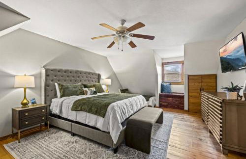 Hidden Star Hideaway-Blackberry Farm-Smoky Mtn Nat Park-Hot Tub- Fire Pit- Fenced Yard- Pet Friendly - Foto 12