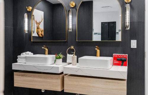 Entire Private Home with 4 Bedrooms 3 Bathrooms, Big Yard, View, , King Bed, 10 Parking, Available Now - Foto 69