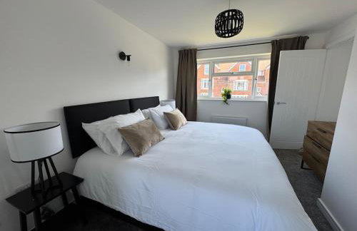 Modern & Spacious Home in Exeter - Smart TV & Xbox - Foto 7