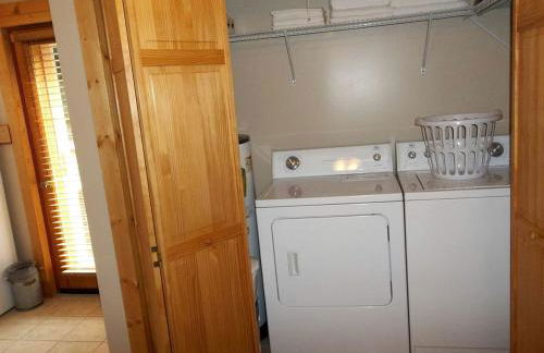 Lovely Log Cabin in the Woods with Hot Tub near the Red River Gorge in Kentucky - Foto 11