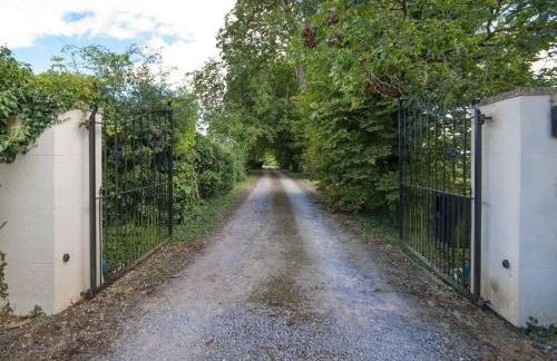 Beautiful Barn Stunning Views Parking & Garden - Photo 24