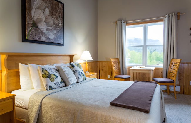 Middle Brook Cottages & Chalets - Photo 14