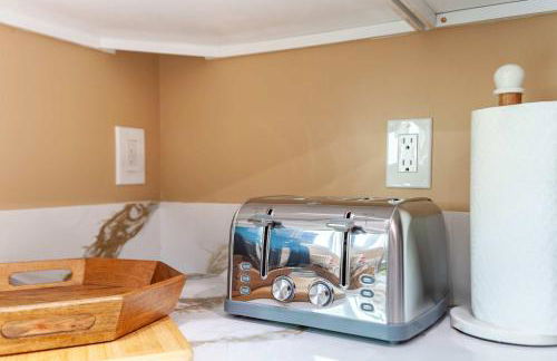 Cozy 2BR Home Mountain Views Pet Friendly - Foto 23