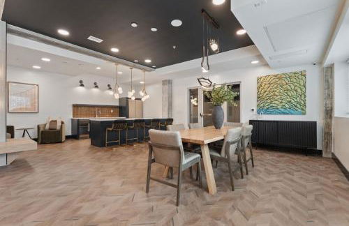 2BR and 2BA Near Events, Dining, and TRAX - Foto 43