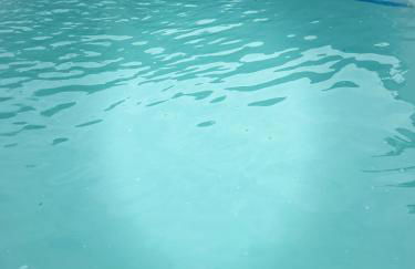 Casa com piscina e ar em todas as pecas - Foto 1