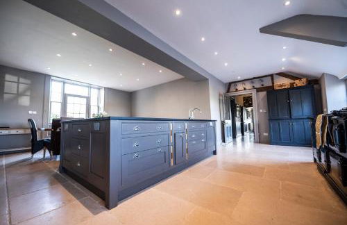 Georgian Country House -Panoramic Views -Sleeps 12 - Photo 68