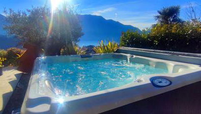 Magic Garden with Jacuzzi-Pool and Luxury Lake Como view - Foto 5