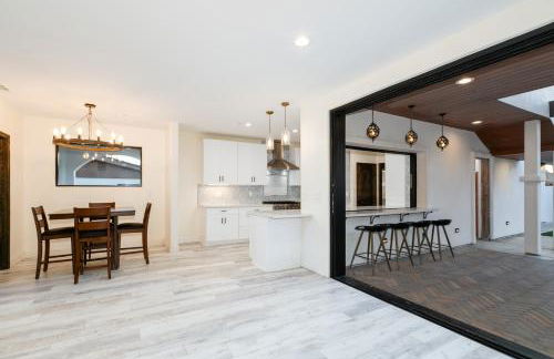 Luxury Oasis with Ping Pong, Firepit and Cozy Patio - Foto 46