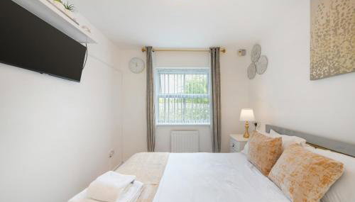 5 Min to Heathrow & Uxbridge Station with Parking - Foto 4
