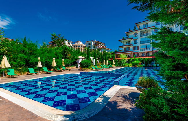 Esteban VIP Residence Club - Photo 1