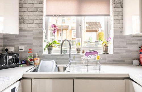 Spacious 3bed semi/Gamesroom/Drive/10mins to City - Foto 15