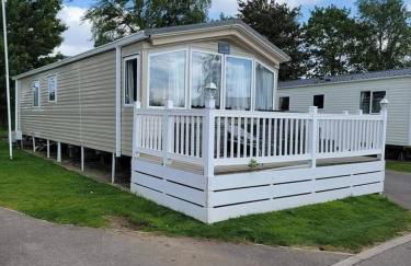 Caravan with hot tub at Tattershall lakes - Foto 26