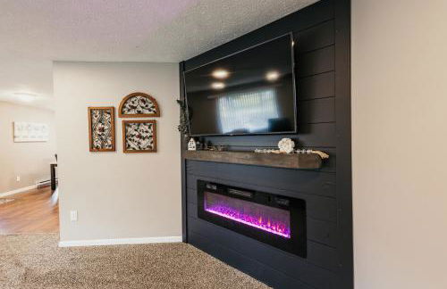 Indoor Hot-Tub! Spacious & Updated MQT Township Home! - Photo 14