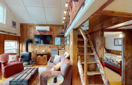 Pond View Cabin Brought to you by GetAway Vacations - Photo 2