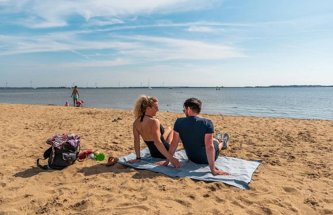 Bright Coastal Chalet Stay - Foto 25