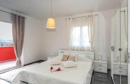 Lovely Home In Rumin With Kitchen - Foto 29