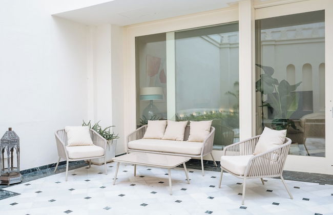 Luxurious Apartment with Patio and Pool - Foto 23