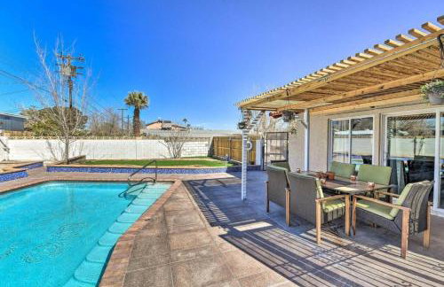 Pool Hot Tub Putting Green Fenced Yard - Foto 8