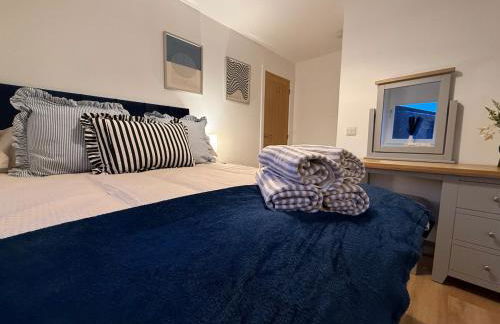 The Drapers - by Caithness Luxury Apartments NC500 - 4 Bedroom Luxury Central NC500 Apartment-Sleeps 8- Sleeps Work teams upto 4 & holiday makers upto 8 - BUDGET FRIENDLY FOR LONG STAY TRADES - CONTACT US - - Foto 33