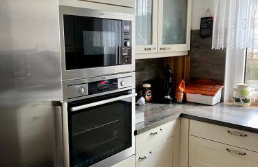 Lichtdurchflutete große Wohnung - Foto 6