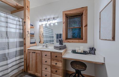 Bear Pause Cabin 3 BR/3BA Amazing view of the Lake - Foto 32