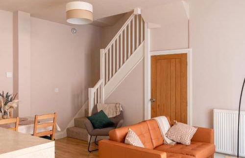 Charming Beachside Town House - Photo 16