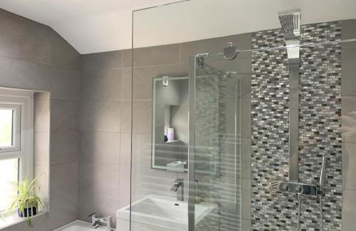 Cosy Central Buxton Terraced House - Photo 8