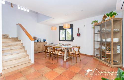 Villa Serranita - Stylish Holiday Home with Views and Air Conditioning 15 mins to Sitges - Photo 13