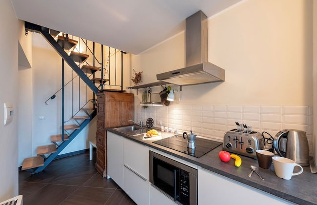 Beautiful Flat Next To Aquarium - Photo 9