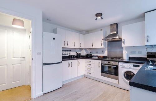 NEW! Presented by LTJ Prime Key Properties, Driveway Parking, Free WiFi - Foto 14