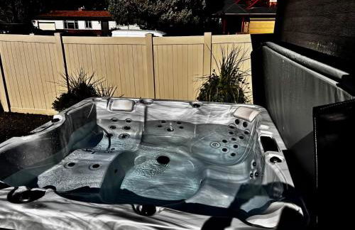 North End - Hyde Park - Hot Tub- Downtown - 3 BR - Foto 2