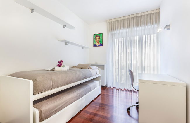 SuiteLowCost Corso Como - Photo 13