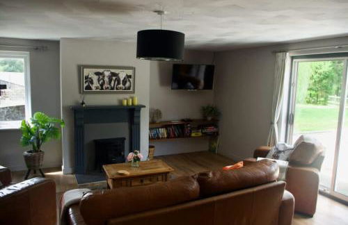 Converted Stables at Peaceful Family Farm Stay - Photo 2