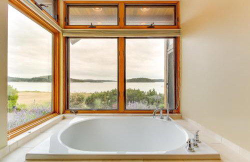 Fidalgo Island Waterfront Stunner - Photo 17