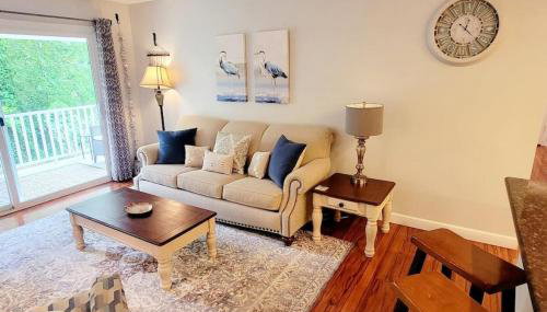 E10 comfortable and neat 2 bedroom 2 bath - Foto 2