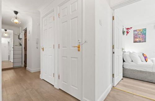 2 Cosy Bedroom Sleeps 6 02 Arena Perfect for Contractors Families and Groups - Photo 15