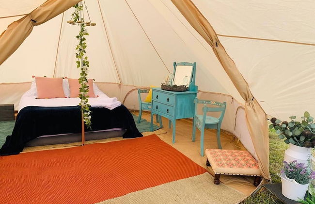Private Glamping in a Vintage Caravan & Bell Tent - Foto 8