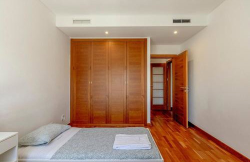 Modern 2 bedroom apt 20 min from city center - Foto 48