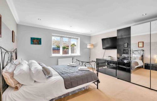 Sea Downs House with Free Parking By My Getaways - Foto 12