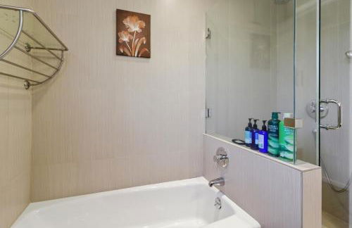 Relaxing 4 bedroom - Full Kitchen & Dining - BART - Foto 16